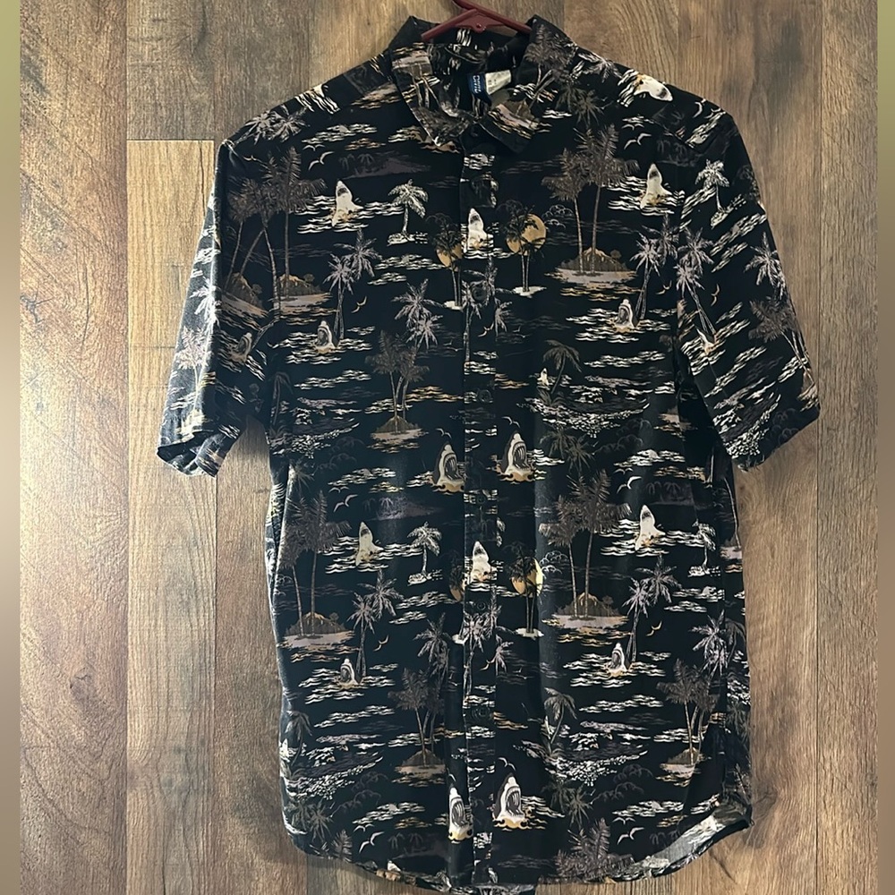Casual Button Down Shirt - Shark Pattern - Divided